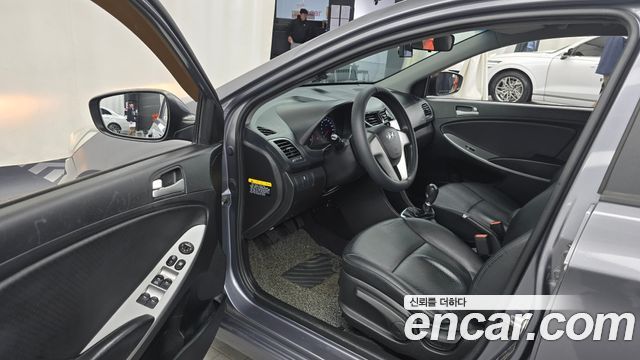 Hyundai Accent 2015 — photo 13
