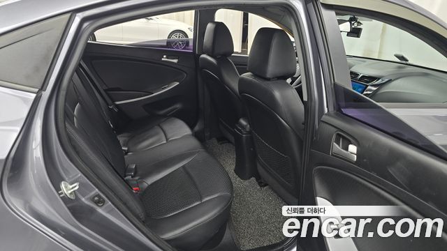 Hyundai Accent 2015 — photo 17