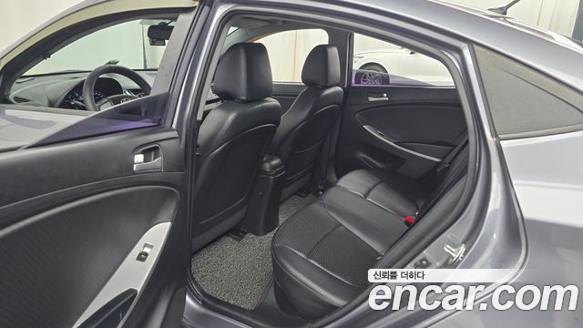 Hyundai Accent 2015 — photo 18