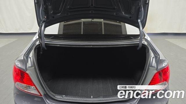 Hyundai Accent 2015 — photo 24