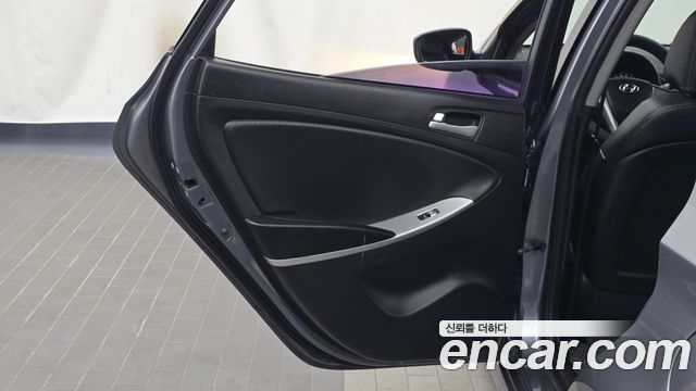 Hyundai Accent 2015 — photo 15