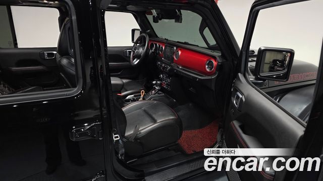 Jeep Wrangler 2022 — photo 17