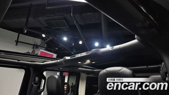 Jeep Wrangler 2022 — photo 23