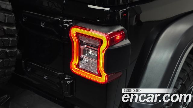 Jeep Wrangler 2022 — photo 9