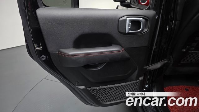 Jeep Wrangler 2022 — photo 15