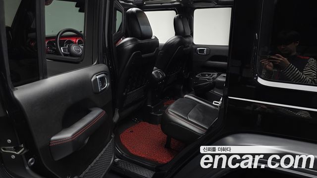 Jeep Wrangler 2022 — photo 16