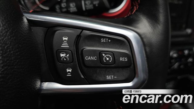Jeep Wrangler 2022 — photo 28
