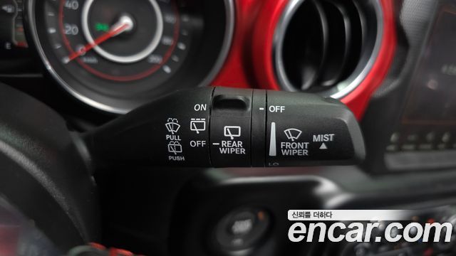 Jeep Wrangler 2022 — photo 29