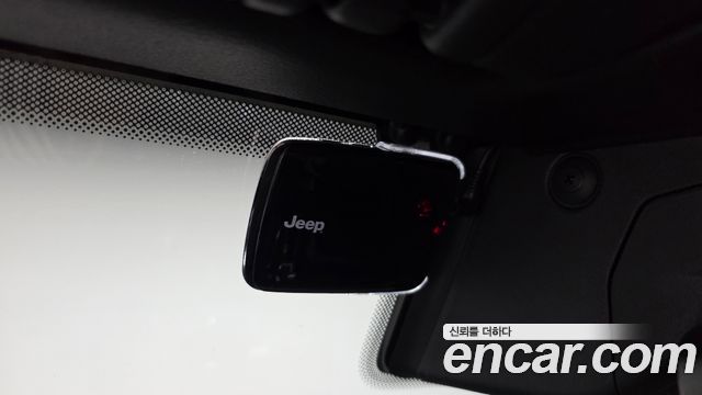 Jeep Wrangler 2022 — photo 31