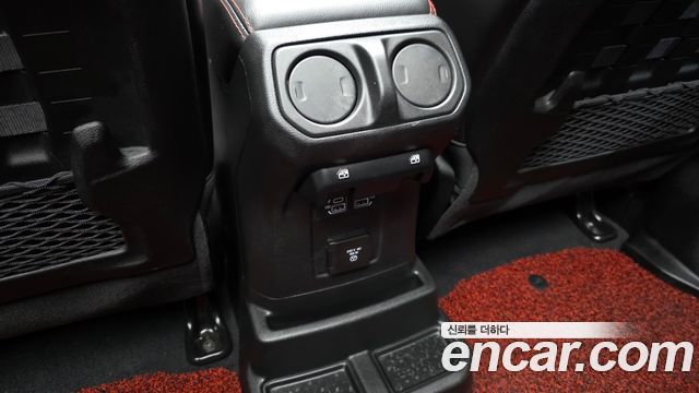 Jeep Wrangler 2022 — photo 32