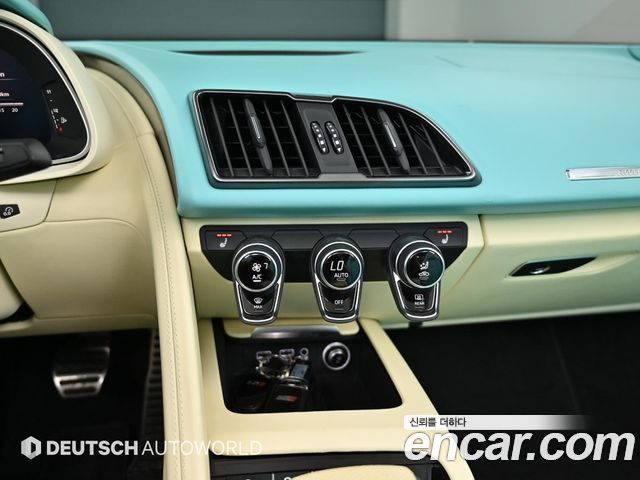 Audi R8 2021 — photo 14