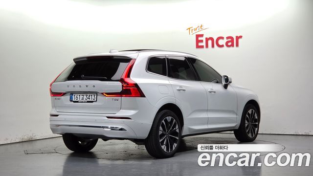 Volvo XC60 2026 — photo 2
