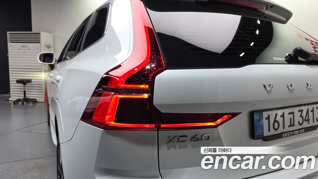 Volvo XC60 2026 — photo 9