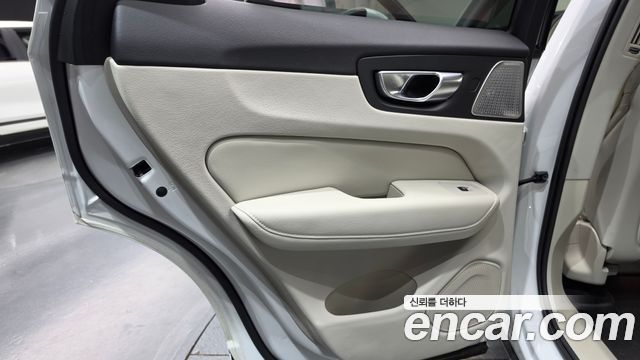 Volvo XC60 2026 — photo 15