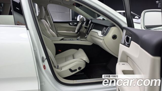 Volvo XC60 2026 — photo 16