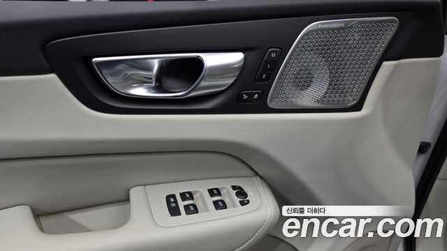 Volvo XC60 2026 — photo 28
