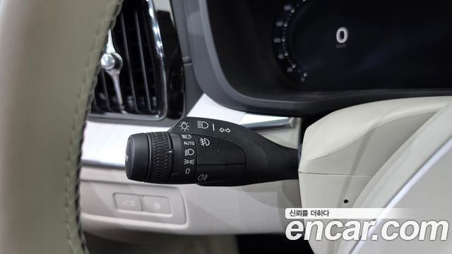 Volvo XC60 2026 — photo 29
