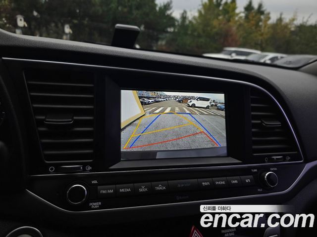 Hyundai AVANTE 2016 — photo 11