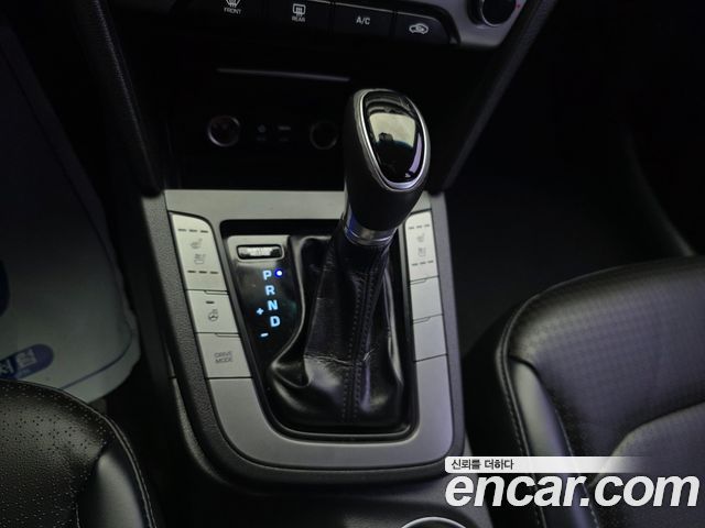 Hyundai AVANTE 2016 — photo 12