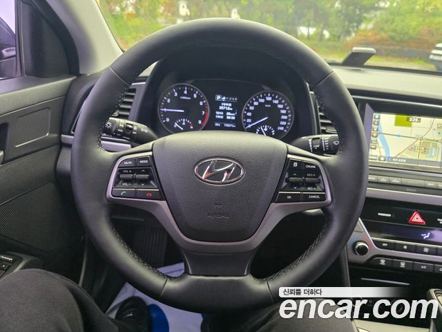 Hyundai AVANTE 2016 — photo 13