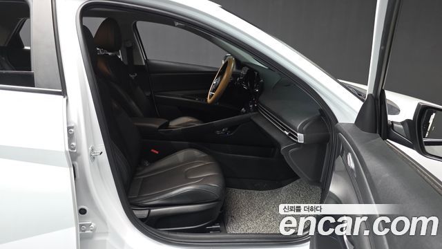 Hyundai AVANTE 2023 — photo 11