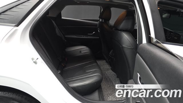 Hyundai AVANTE 2023 — photo 12