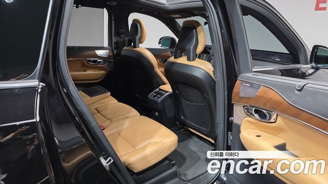 Volvo XC90 2017 — photo 18