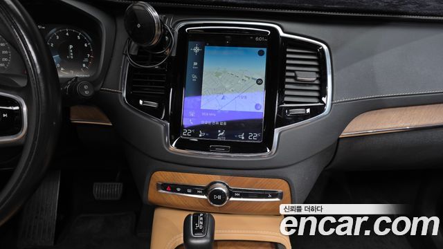 Volvo XC90 2017 — photo 20