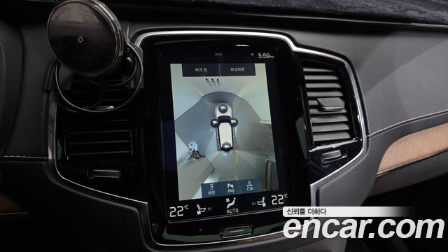 Volvo XC90 2017 — photo 21