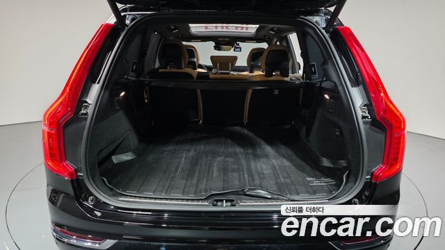 Volvo XC90 2017 — photo 26