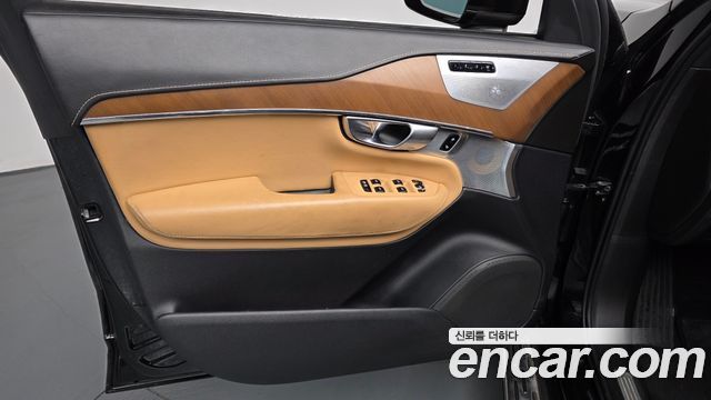 Volvo XC90 2017 — photo 14