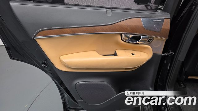 Volvo XC90 2017 — photo 15