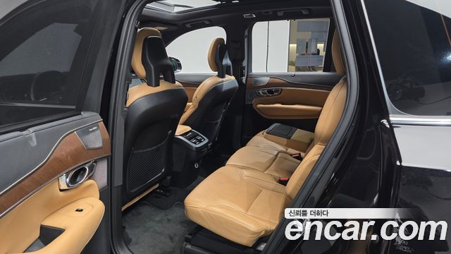 Volvo XC90 2017 — photo 16