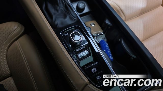Volvo XC90 2017 — photo 30