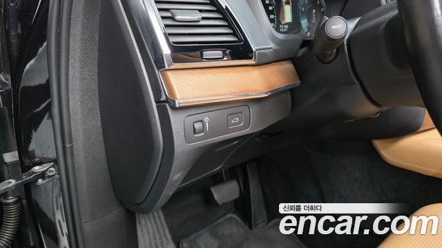 Volvo XC90 2017 — photo 38