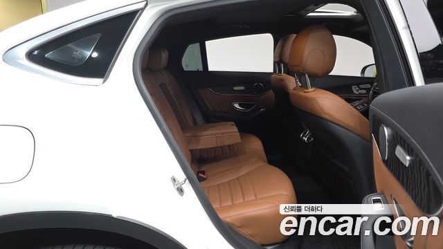 Mercedes-Benz GLC-Class 2023 — photo 17