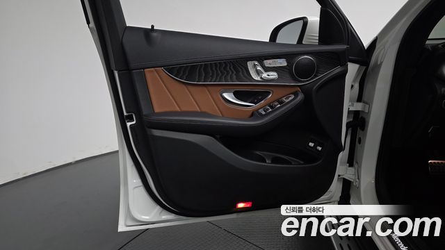 Mercedes-Benz GLC-Class 2023 — photo 14