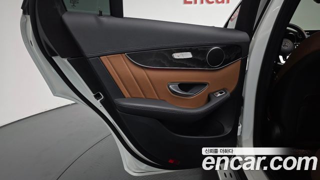 Mercedes-Benz GLC-Class 2023 — photo 15
