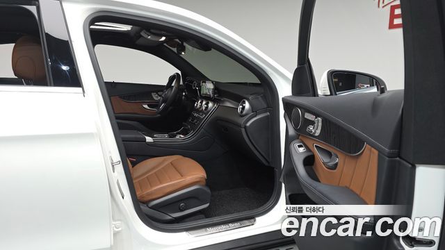 Mercedes-Benz GLC-Class 2023 — photo 16
