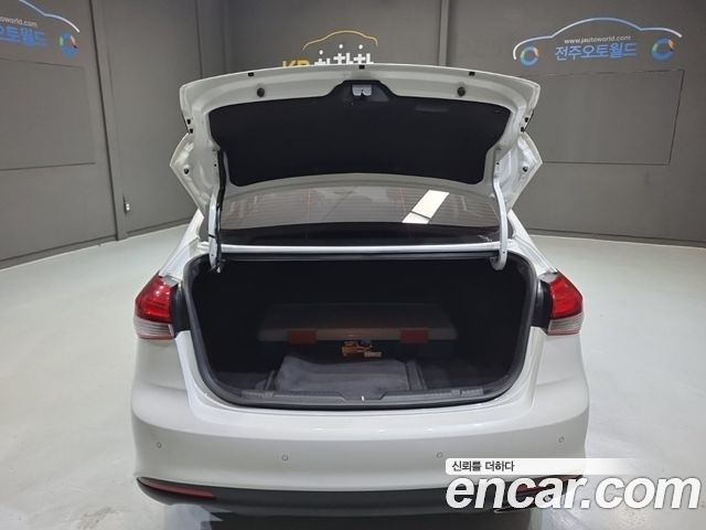 Kia K3 2018 — photo 7