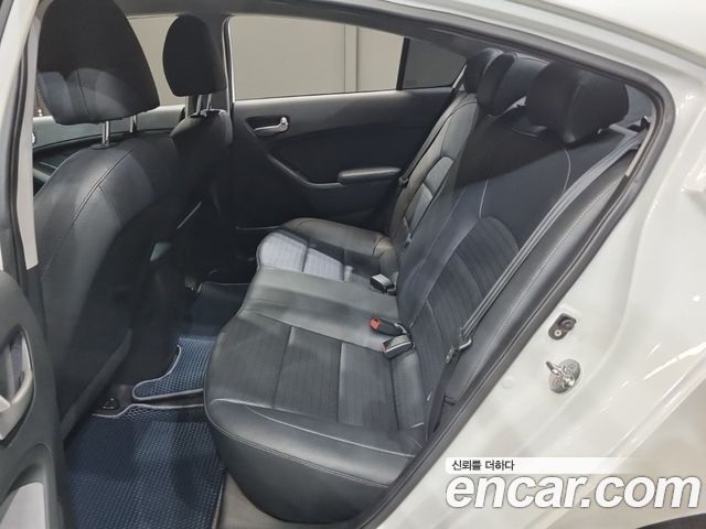 Kia K3 2018 — photo 11