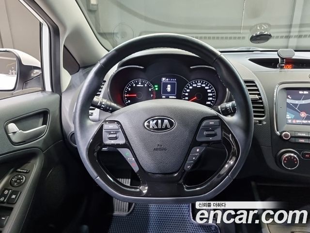 Kia K3 2018 — photo 15