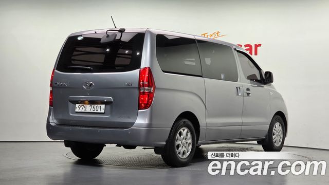 Hyundai Starex 2017 — photo 2