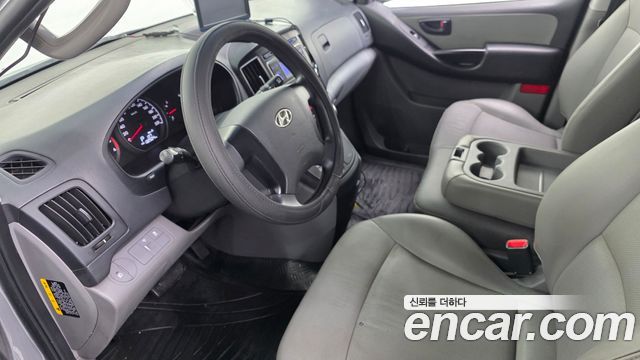Hyundai Starex 2017 — photo 10