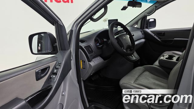 Hyundai Starex 2017 — photo 13