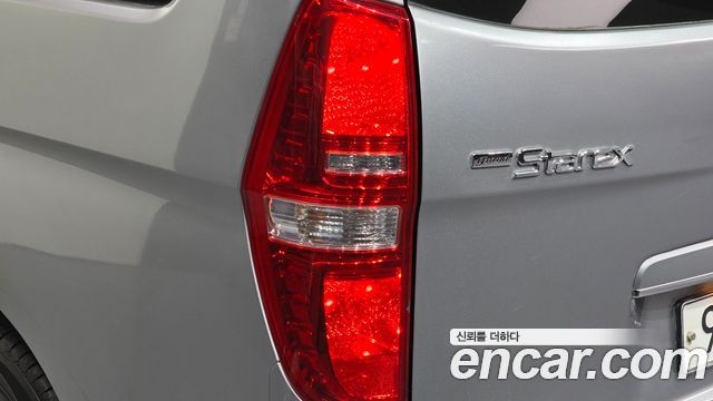 Hyundai Starex 2017 — photo 9