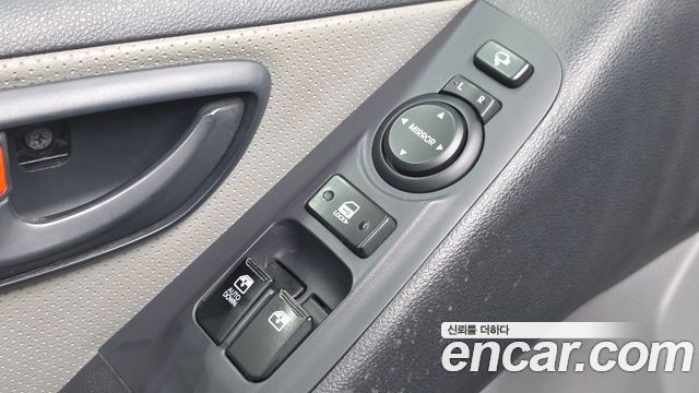 Hyundai Starex 2017 — photo 16