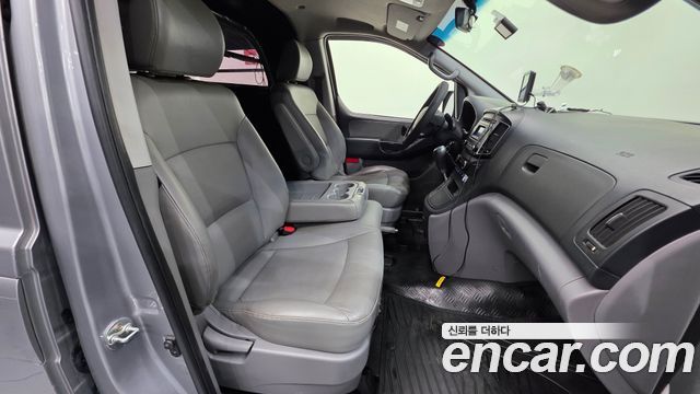 Hyundai Starex 2017 — photo 27