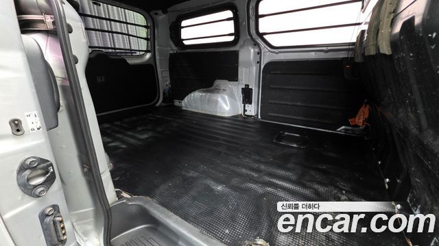 Hyundai Starex 2017 — photo 28