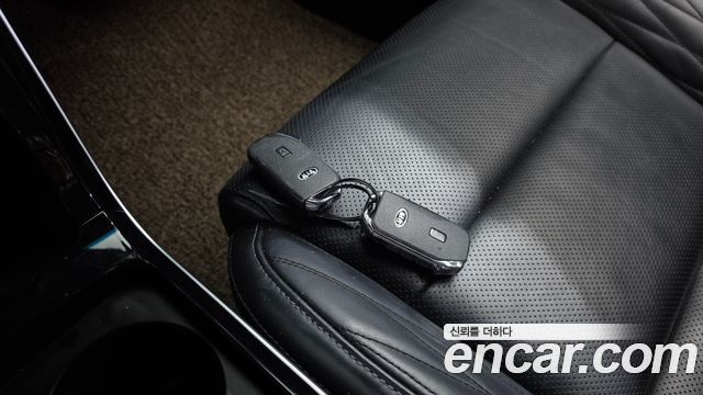 Kia K7 2020 — photo 21